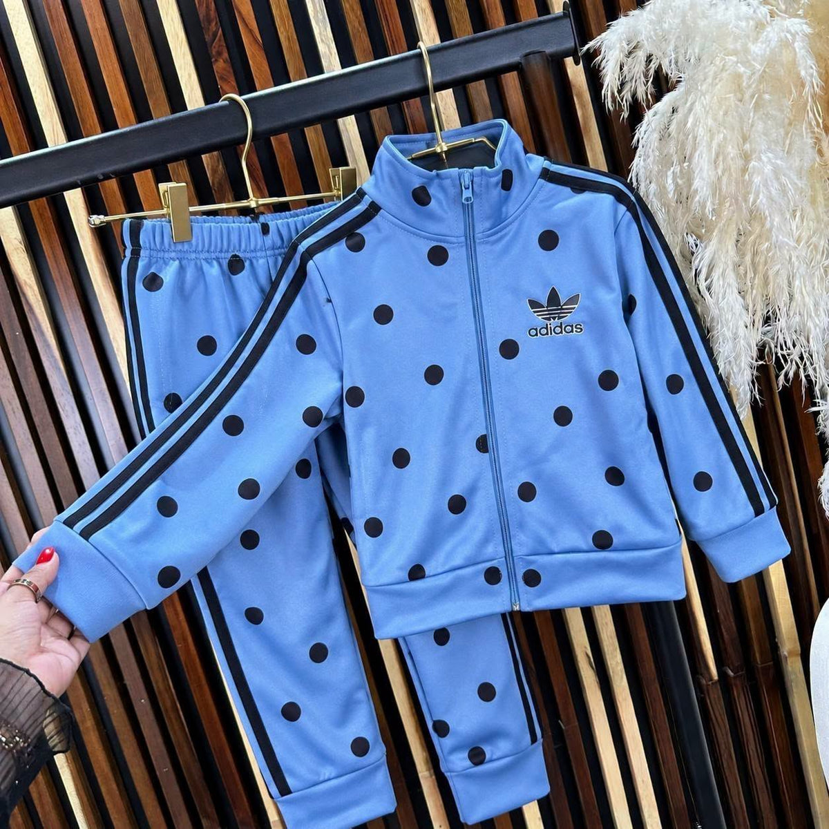 conjunto de pants de lunares para niña casual ligero